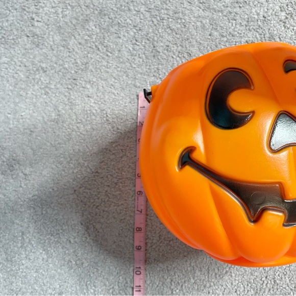 Vintage GRAND VENTURE Blow Mold Jack-O-Lantern Pumpkin Halloween Candy Bucket - Picture 8 of 8